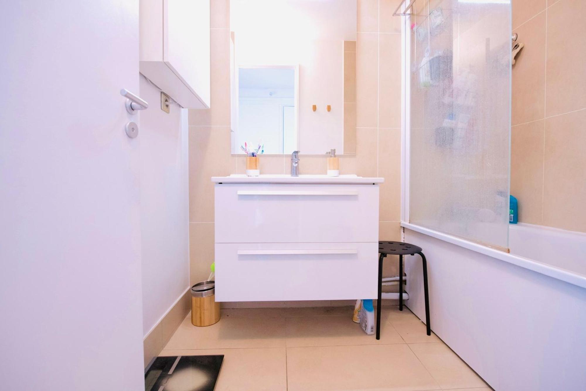 2 Private Bedrooms, Montparnasse Station Paris Exterior foto